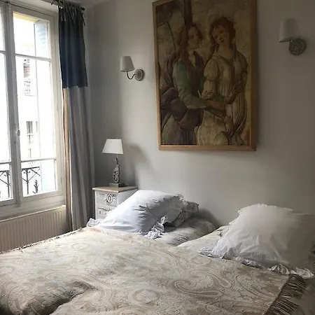 Experience Idyllic Apartament *